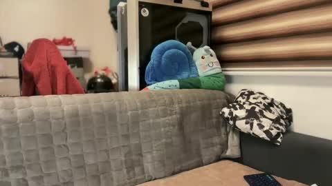 Yna     online show from 01-08-25, 11:41