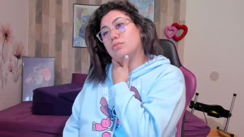  Nubia  online show from 10-22-25, 09:09