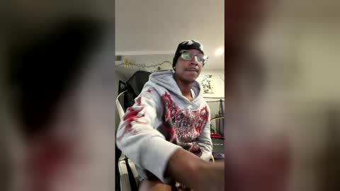 Snapshot of bigthegoatt chatting on 03-16-26, 04:22 Dooski online show from 03-16-26, 04:22