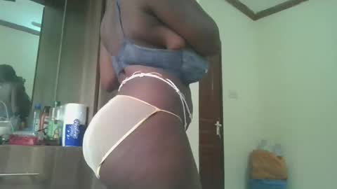 bigtit166077 online show from 10-29-25, 08:27