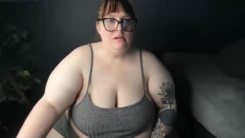 Snapshot of bigtittybbw chatting on 03-03-26, 05:30 bigtittybbw online show from 03-03-26, 05:30