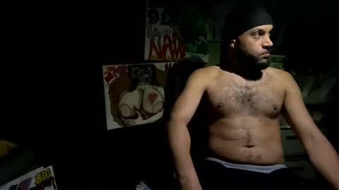 Snapshot of bigwalkdog12 chatting on 12-17-24, 08:01 Floppyphallus online show from 12-17-24, 08:01