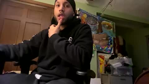 Snapshot of bigwalkdog12 chatting on 12-26-24, 06:43 Floppyphallus online show from 12-26-24, 06:43