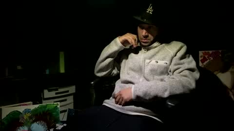 Snapshot of bigwalkdog12 chatting on 01-21-25, 10:41 Floppyphallus online show from 01-21-25, 10:41