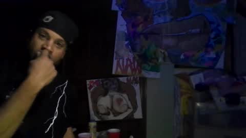 Snapshot of bigwalkdog12 chatting on 11-21-25, 05:39 Floppyphallus online show from 11-21-25, 05:39