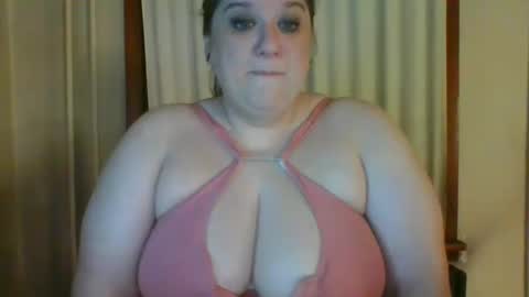 Snapshot of bigwheeliestyle chatting on 10-12-25, 10:53 Lady of the WHEEL online show from 10-12-25, 10:53