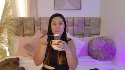 Snapshot of biiancasimons_ chatting on 09-10-25, 03:34 online show from 09-10-25, 03:34