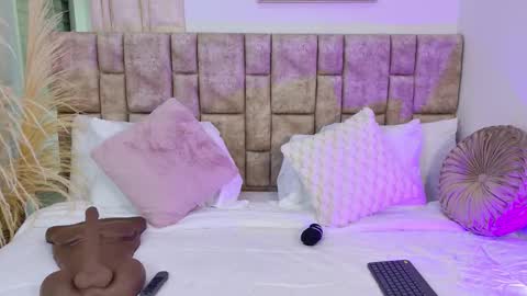 Snapshot of biiancasimons_ chatting on 09-22-25, 07:05 online show from 09-22-25, 07:05