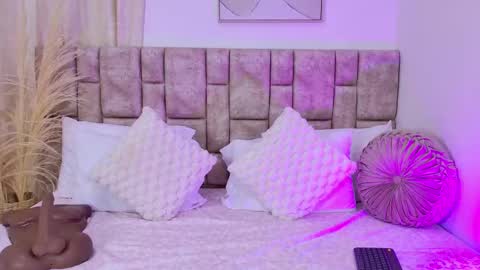 Snapshot of biiancasimons_ chatting on 10-07-25, 07:22 online show from 10-07-25, 07:22