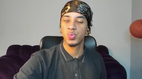 Sebas online show from 09-10-25, 01:33