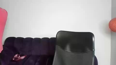 Sebas online show from 09-25-25, 01:37