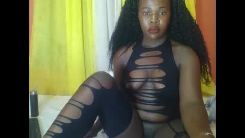 Snapshot of bilion_ass chatting on 01-20-25, 06:43 TREZAH online show from 01-20-25, 06:43