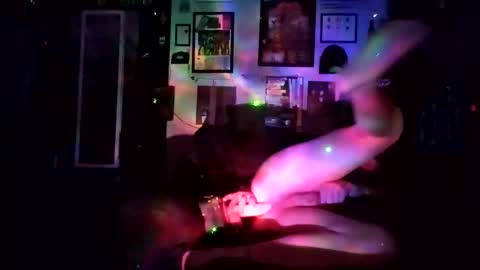 Snapshot of billygunn13 chatting on 11-30-25, 04:33 billygunn13 online show from 11-30-25, 04:33