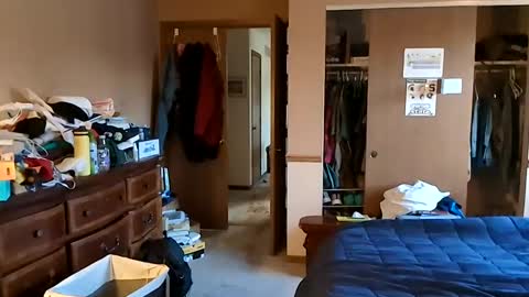 Snapshot of biroserg22 chatting on 02-09-25, 10:32 Huh online show from 02-09-25, 10:32