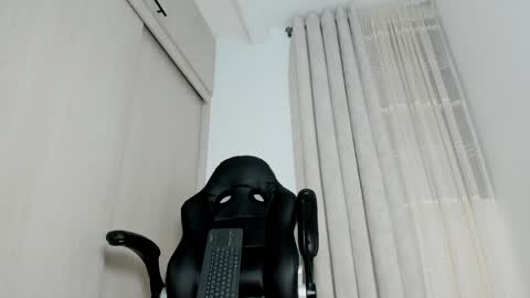 Snapshot of biscuit_oliva_ chatting on 05-29-26, 11:47 Biscuit oliva online show from 05-29-26, 11:47