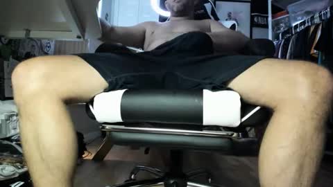 Snapshot of bisexualjay chatting on 05-13-26, 01:41 bisexualjay online show from 05-13-26, 01:41