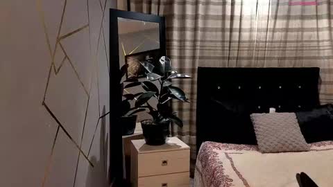  ..  .. online show from 10-05-25, 03:16