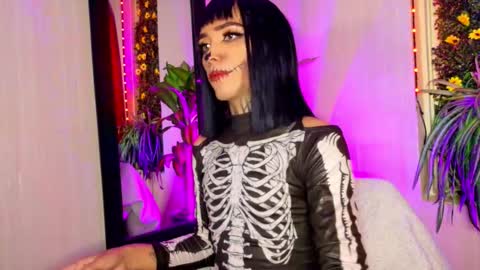  ..  .. online show from 10-14-25, 02:12