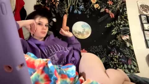 bitchesinthebasement online show from 12-28-24, 03:37