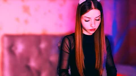 Snapshot of bitter__peach chatting on 03-10-26, 05:51 Margo online show from 03-10-26, 05:51