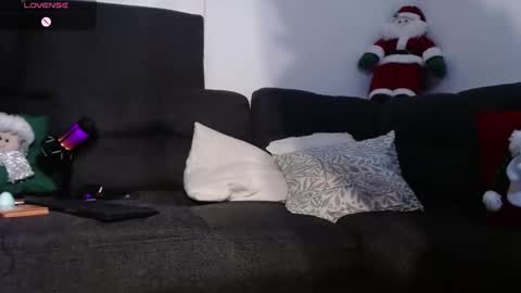 Jenn online show from 12-21-24, 04:19