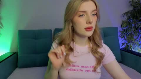 Snapshot of bjliki chatting on 02-14-25, 08:31 Julia online show from 02-14-25, 08:31