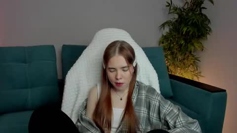 Snapshot of bjliki chatting on 02-17-25, 08:19 Julia online show from 02-17-25, 08:19