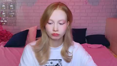 Snapshot of bjliki chatting on 03-11-25, 01:26 Julia online show from 03-11-25, 01:26