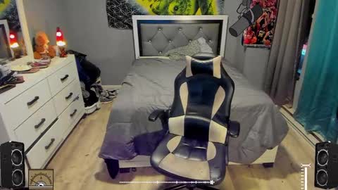 Plant Base Streamers From Pennsylvania online show from 01-09-25, 11:13