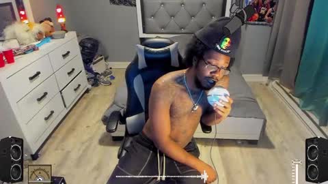 Plant Base Streamers From Pennsylvania online show from 02-19-25, 11:57