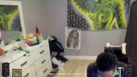 Plant Base Streamers From Pennsylvania online show from 10-03-25, 11:13