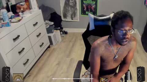 Plant Base Streamers From Pennsylvania online show from 10-19-25, 10:43