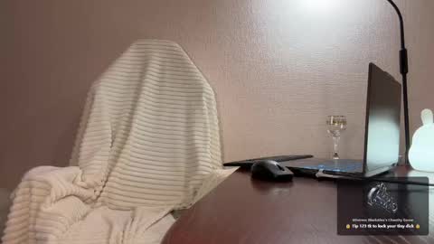 Alexandra online show from 04-18-26, 07:07