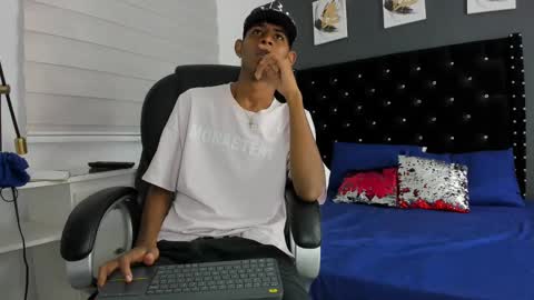 boy online show from 02-16-25, 02:09