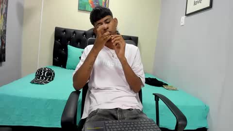 boy online show from 03-01-25, 06:24