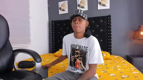 boy online show from 03-10-25, 02:17