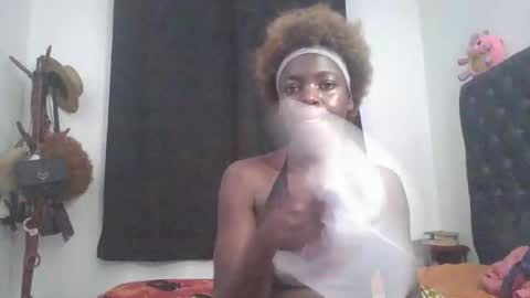Snapshot of black_cinderella1 chatting on 10-27-25, 03:16 black_cinderella1 online show from 10-27-25, 03:16