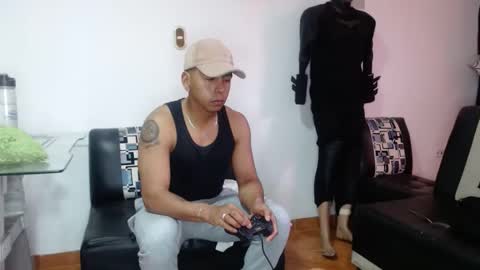 Snapshot of black_hot26 chatting on 10-09-25, 02:04 black_hot26 online show from 10-09-25, 02:04