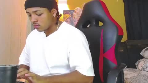 Snapshot of black_king_241 chatting on 01-25-25, 11:22 black_king_241 online show from 01-25-25, 11:22