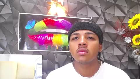 Snapshot of black_king_241 chatting on 02-02-25, 07:57 black_king_241 online show from 02-02-25, 07:57