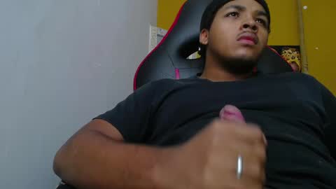 Snapshot of black_king_241 chatting on 02-18-25, 05:42 black_king_241 online show from 02-18-25, 05:42