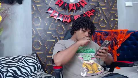 Snapshot of black_king_241 chatting on 11-05-25, 03:28 black_king_241 online show from 11-05-25, 03:28