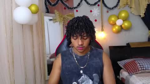 Snapshot of black_king_241 chatting on 11-21-25, 04:33 black_king_241 online show from 11-21-25, 04:33