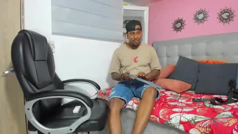 Snapshot of black_men22_ chatting on 06-09-26, 08:31 B L A C K M E N online show from 06-09-26, 08:31