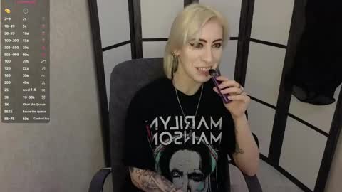 Emily online show from 04-11-26, 08:40