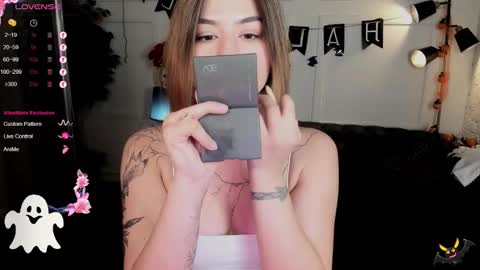 Snapshot of black_pant3r chatting on 11-02-25, 08:39 Mon Mon online show from 11-02-25, 08:39