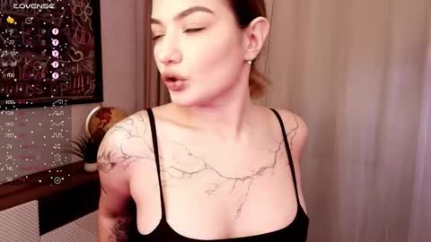 Snapshot of black_pant3r chatting on 11-13-25, 02:54 Mon Mon online show from 11-13-25, 02:54