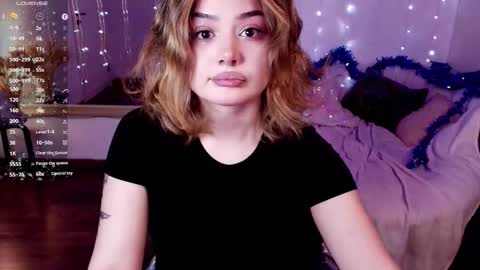 Snapshot of black_pant3r chatting on 12-14-25, 02:50 Mon Mon online show from 12-14-25, 02:50