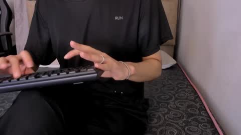 B L A C K  R O S E  online show from 05-12-26, 11:40