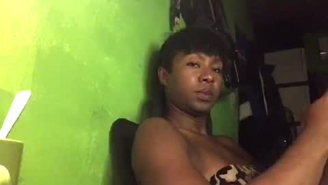 Snapshot of blackasiancockts chatting on 01-02-25, 02:11 Crystal online show from 01-02-25, 02:11